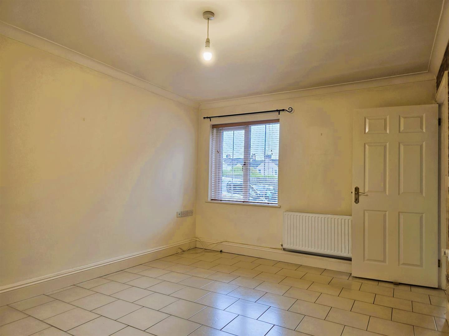 The Avenue, Llwynhendy